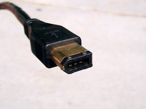 http://pt.wikipedia.org/wiki/Ficheiro:Firewire6-pin.jpg